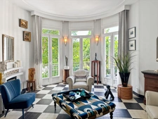 VICHY – Quartier République – Appartement de caractère 80 m² avec garage et caves dans maison Art déco
