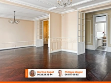 Magnifique appartement bourgeois avec studio indépendant, cœur de ville à VICHY
