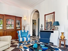 VICHY – Quartier République – Appartement de caractère 80 m² avec garage et caves dans maison Art déco