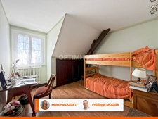 Belle spacieuse maison familiale avec piscine et grand terrain (03)