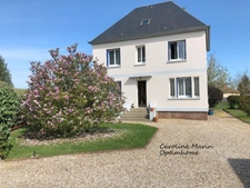 À vendre maison familiale avec jardin à Bourneville avec écoles et commerces à pieds 