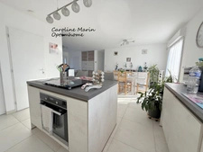  Maison de plain-pied 2021 – 85 m² – Terrain 700 m² – Commerces et école à pied