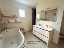 ROUTOT CENTRE | Maison contemporaine de plain-pied avec 4 chambres et jardin arboré