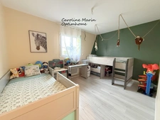 ROUTOT CENTRE | Maison contemporaine de plain-pied avec 4 chambres et jardin arboré