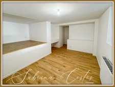 ? À VENDRE – MAISON ATYPIQUE RÉNOVÉE AVEC TERRASSE & CAVE VOÛTÉE – FRENEUSE (78) 200 m² habitables – 4/5 chambres – Vue dégagée – Garage – Jardin clos