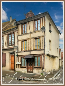 🏡 À vendre – Appartement historique avec colombages au cœur du Vieux Vernon  🏰