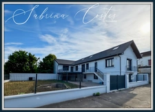 ? À VENDRE – MAISON ATYPIQUE RÉNOVÉE AVEC TERRASSE & CAVE VOÛTÉE – FRENEUSE (78) 200 m² habitables – 4/5 chambres – Vue dégagée – Garage – Jardin clos