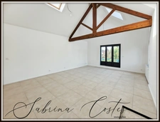 ? À VENDRE – MAISON ATYPIQUE RÉNOVÉE AVEC TERRASSE & CAVE VOÛTÉE – FRENEUSE (78) 200 m² habitables – 4/5 chambres – Vue dégagée – Garage – Jardin clos