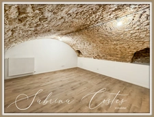 ? À VENDRE – MAISON ATYPIQUE RÉNOVÉE AVEC TERRASSE & CAVE VOÛTÉE – FRENEUSE (78) 200 m² habitables – 4/5 chambres – Vue dégagée – Garage – Jardin clos