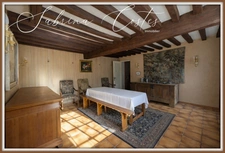 PROPRIÉTÉ DE CARACTÈRE À FORT POTENTIEL – 2 MAISONS🏘️ – 7 CHAMBRES🛏️ – PARC🌳 + TENNIS🎾 + ESPACE BIEN-ÊTRE