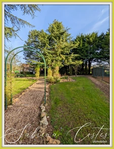 PROPRIÉTÉ DE CARACTÈRE À FORT POTENTIEL – 2 MAISONS🏘️ – 7 CHAMBRES🛏️ – PARC🌳 + TENNIS🎾 + ESPACE BIEN-ÊTRE