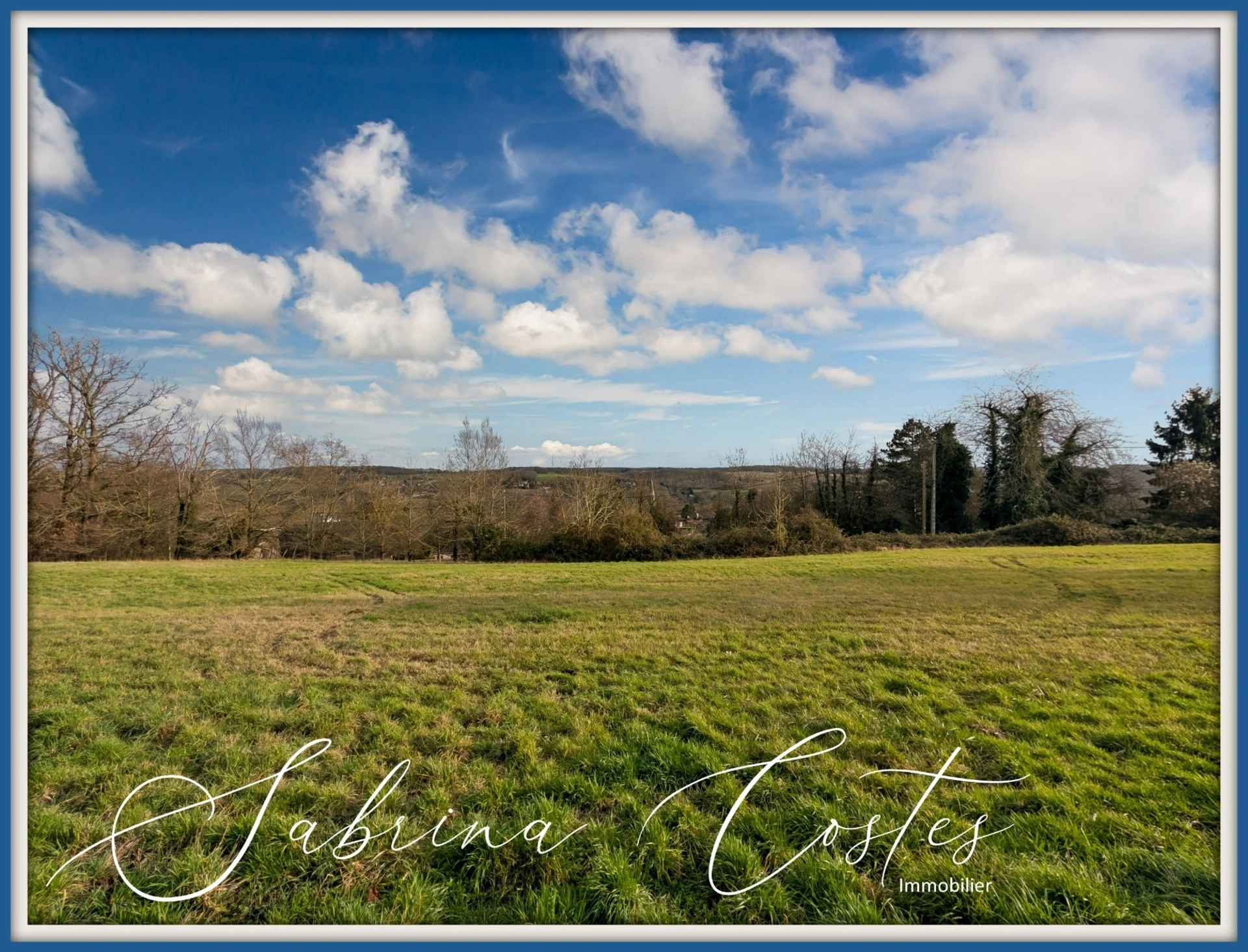 ✨ À vendre – Superbe terrain d’environ 2 950 m² avec vue, à Saint-Pierre-de-Bailleul ✨ · à Saint Pierre de Bailleul · 110 000