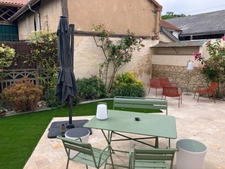 PERIGUEUX - Maison de ville 19e style Art Déco, entièrement rénovée, jardin, garage