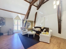 PERIGUEUX (Chancelade) Maison à louer T 6 de 210 m² avec terrain de 1450 m², piscine