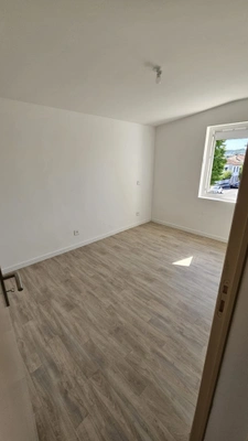  PERIGUEUX (24) Maison à louer 4 pièces de 92 m²- 3 chambres -  terrain  de 200 m²