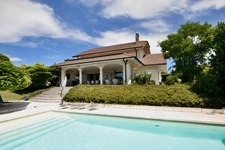 LOISIN - 74140 - Maison 8 pièces 286 m²- Terrain 1865 m² - Piscine et cuisine d'été 