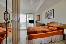 LOISIN - 74140 - Maison 8 pièces 286 m²- Terrain 1865 m² - Piscine et cuisine d'été 