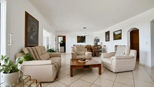 LOISIN - 74140 - Maison 8 pièces 286 m²- Terrain 1865 m² - Piscine et cuisine d'été 