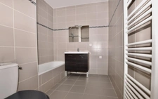 74100 - VETRAZ MONTHOUX - Appartement 47 m² en Rez de jardin - Garage - 