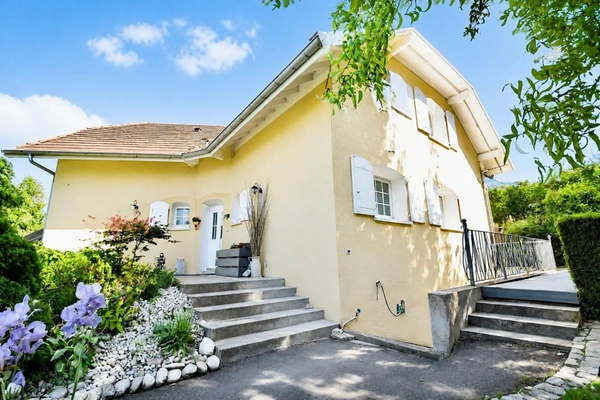 Maison à vendre 6 pièces BONS EN CHABLAIS (74)
