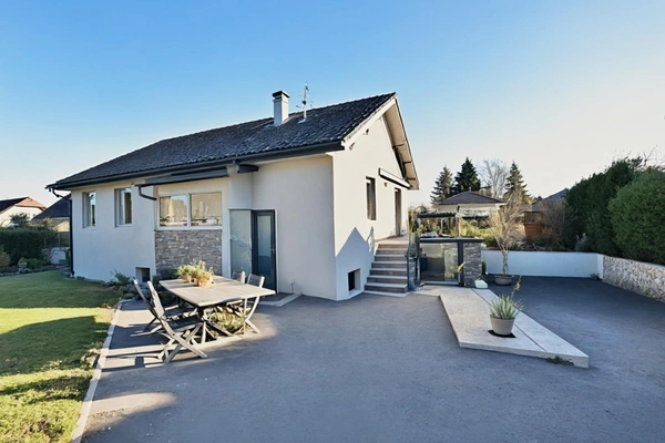    CESSY (01) Maison à vendre 6 pièces 181 m² - Terrain 980 m² - Quartier résidentiel -