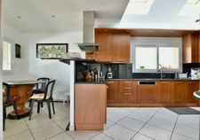 LOISIN - 74140 - Maison 8 pièces 286 m²- Terrain 1865 m² - Piscine et cuisine d'été 