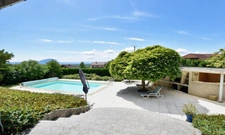 LOISIN - 74140 - Maison 8 pièces 286 m²- Terrain 1865 m² - Piscine et cuisine d'été 