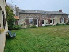 MAISON de CARACTERE  - 274m² - 5 Chambres  - SILLARS - 86320