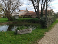 MAISON de CARACTERE  - 274m² - 5 Chambres  - SILLARS - 86320