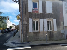 MAISON PLEIN CENTRE -  LE CHATEAU D'OLERON - 17480