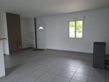 PLAIN-PIED - 2 Chambres - Garage -  VERRIERES - 86410