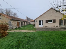 MAISON de CARACTERE  - 274m² - 5 Chambres  - SILLARS - 86320