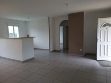 PLAIN-PIED - 2 Chambres - Garage -  VERRIERES - 86410