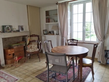 MAISON de CARACTERE  - 274m² - 5 Chambres  - SILLARS - 86320