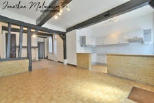 Maison de Ville Spacieuse avec Studios Indépendants