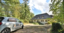 Proche Conches-en-Ouche – Maison traditionnelle avec 6 chambres, dont 2 suites au rez-de-chaussée, sur un hectare en partie boisé