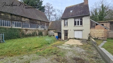 GROS POTENTIEL – Ensemble immobilier – Centre-ville de L’Aigle