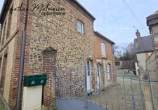 GROS POTENTIEL – Ensemble immobilier – Centre-ville de L’Aigle