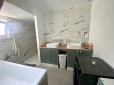 Maison totalement rénovée de 5 pièces Proche du lac d'Arjuzanx (40) à Arengosse.
