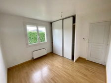 Maison 4 pièces en excellent état à MONT DE MARSAN (40) - quartier prisé - garage, carport et terrasse sur terrain 577M2