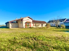 Fermette de charme de 6 pièces (DPE C/A) avec dépendances sur terrain de 8000M2 à GRENADE SUR L'ADOUR (40)
