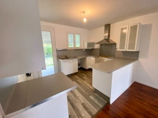 Maison 4 pièces en excellent état à MONT DE MARSAN (40) - quartier prisé - garage, carport et terrasse sur terrain 577M2
