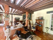 MAGNIFIQUE LONGERE RENOVEE EN PIERRE DE 260M2 AVEC PISCINE AU CENTRE DE SAINT PIERRE DU MONT AVEC TERRAIN DE 4000M2