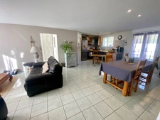 Maison contemporaine de 5 pièces avec piscine et garage dans quartier prisé à BRETAGNE DE MARSAN (40)