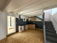 Maison de caractère à fort potentiel avec intérieur rénové dans le centre de BASCONS à 10 minutes de MONT DE MARSAN