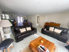 Maison contemporaine de 5 pièces avec piscine et garage dans quartier prisé à BRETAGNE DE MARSAN (40)