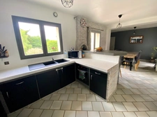 Maison pleine de charme de 5 pièces (DPE C/A) en excellent état avec grand terrain Proche de VILLENEUVE DE MARSAN (40) à SAINT GEIN