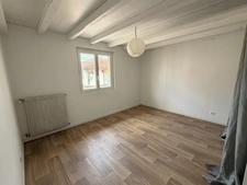 Maison de caractère à fort potentiel avec intérieur rénové dans le centre de BASCONS à 10 minutes de MONT DE MARSAN