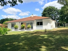 Maison d'architecte totalement rénovée de 130M2 SAINT MARTIN D'ONEY (40) avec terrain de 2000M2