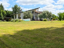 Magnifique maison contemporaine atypique avec piscine sécurisée et grand terrain avec vue panoramique à BROCAS (40)